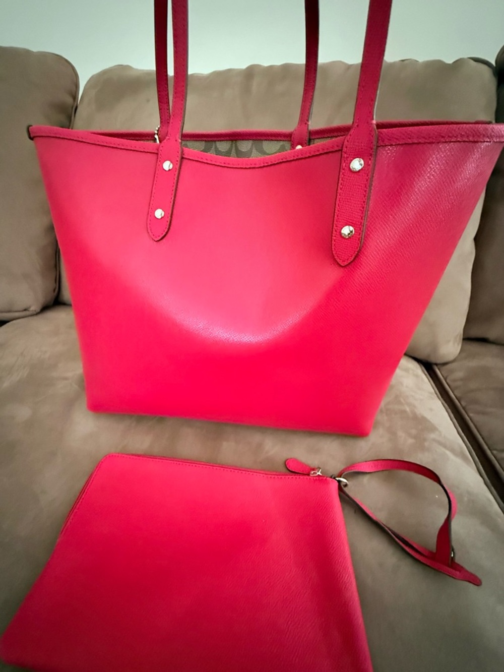 Coach Hot Pink Reversible City Tote with Matching Wristlet - Picture 2 of 8
